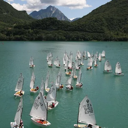 Camping Lago 3 Comuni Campo de lujo