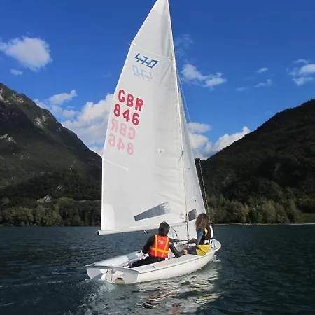 Campo de lujo Camping Lago 3 Comuni Alesso